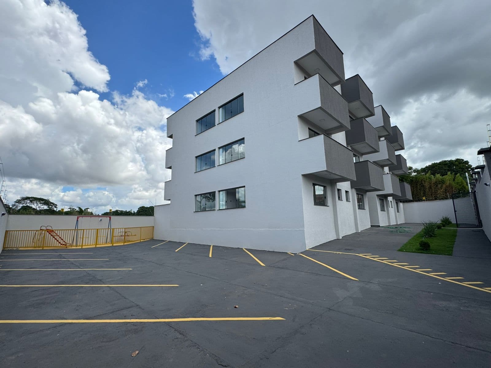 Foto 1 de Apartamento - Apartamentos 2 Quartos com Suíte e Varanda no Jardim Ingá em Jardim Ingá